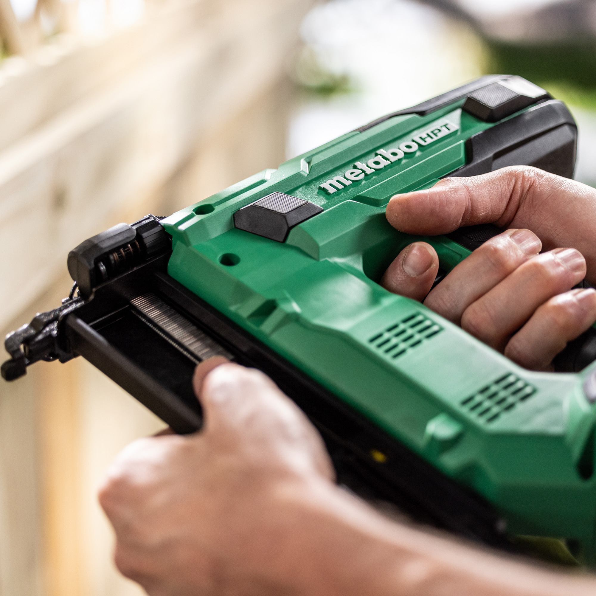 Metabo cordless staple gun sale